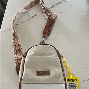 NWT Wrangler Cream and Brown Crossbody Bag with Patterned Strap Gorgeous!!